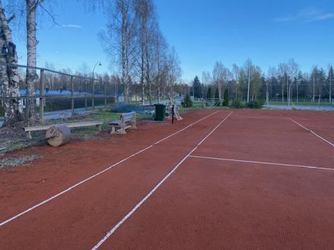 Talkoot tenniskentällä!