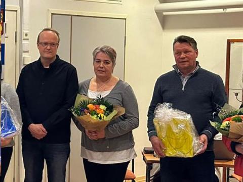 Virolahden palkitsemistilaisuudessa seuraa edustivat Jaakko Kuntsi, Päivi Tasa ja Markku Kiukas. 